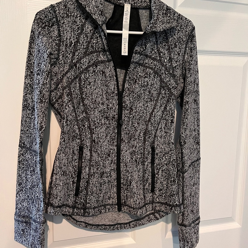 Lululemon Define Elegant  Athletica Black and White Patterned Jacket